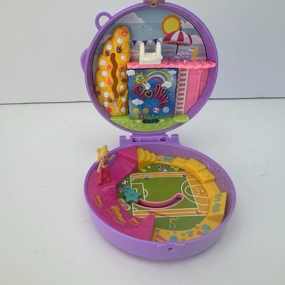 Mattel POLLY POCKET Pocket World Outdoor‎ Sports Purple Soccer Ball Case Figure
